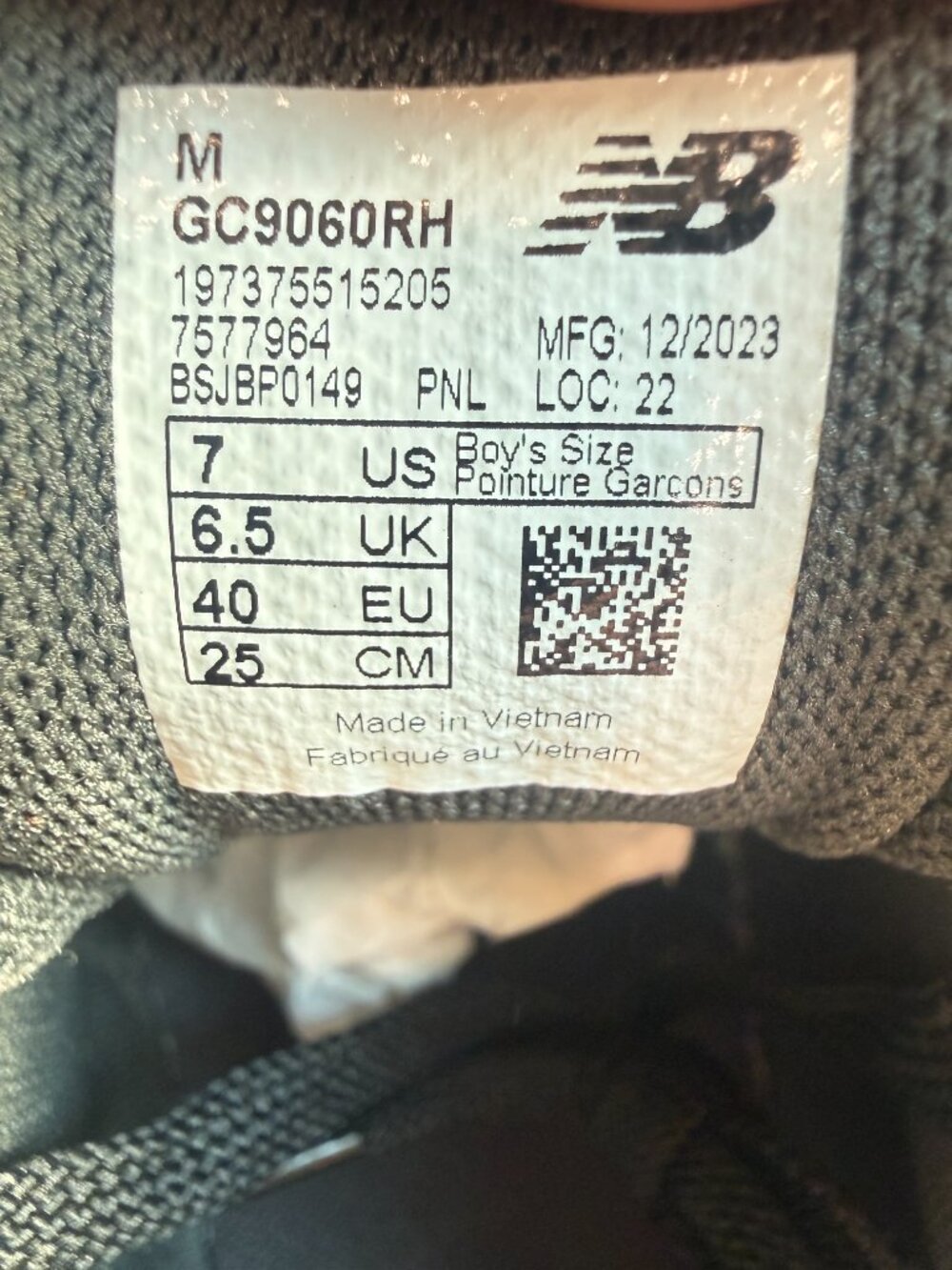 New Balance 9060 Blue Black Sneakers Women’s 8.5 - Picture 5 of 5